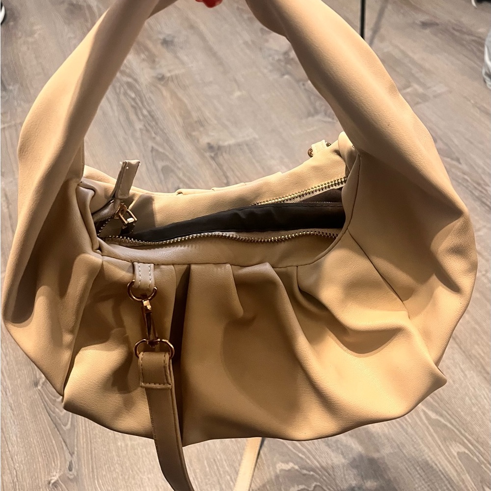 Cream purse